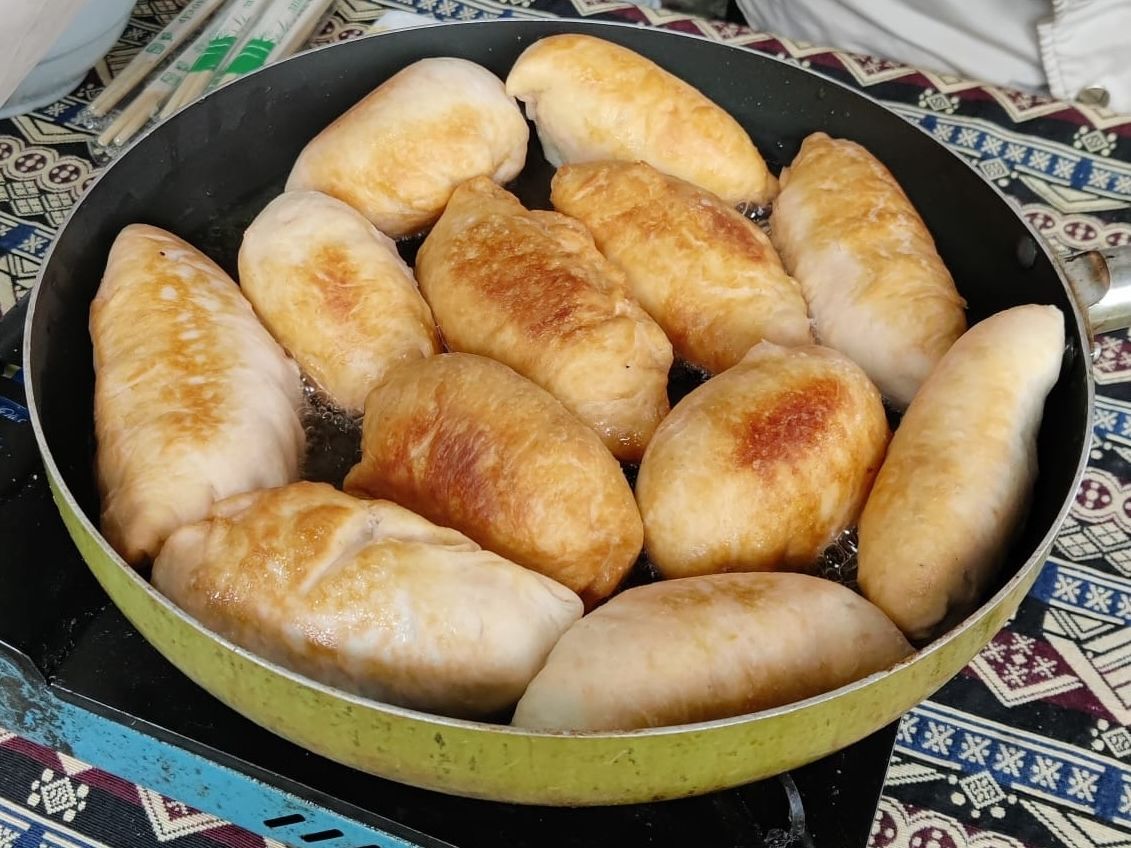 Banh Goi (Pillow cake)